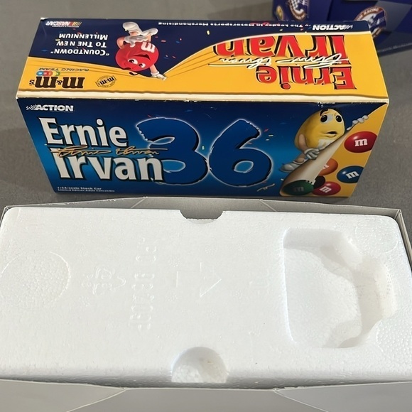 NASCAR - Ernie Irvan #36 M&M Countdown to Millennium 1999 1:24 - Picture 2 of 10